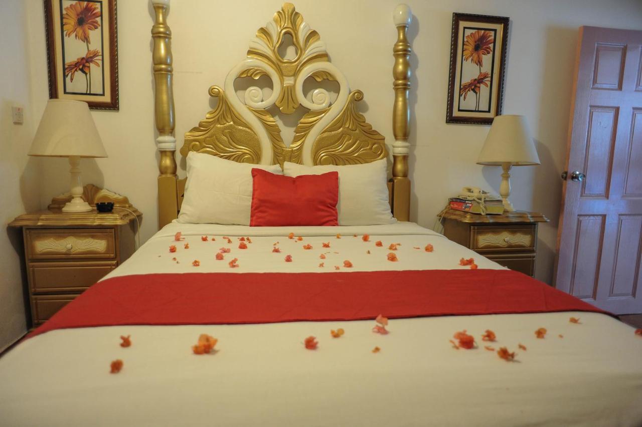 Glorianna Hotel Бухта Монтего Экстерьер фото