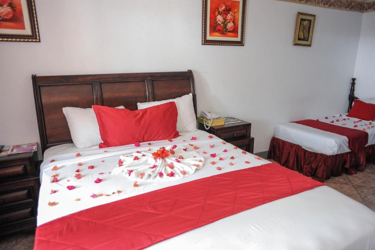 Glorianna Hotel Бухта Монтего Экстерьер фото