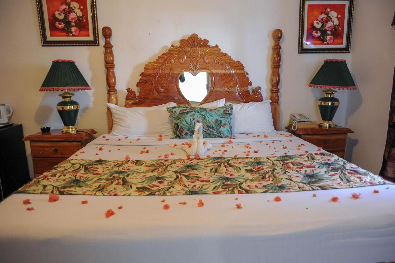 Glorianna Hotel Бухта Монтего Экстерьер фото