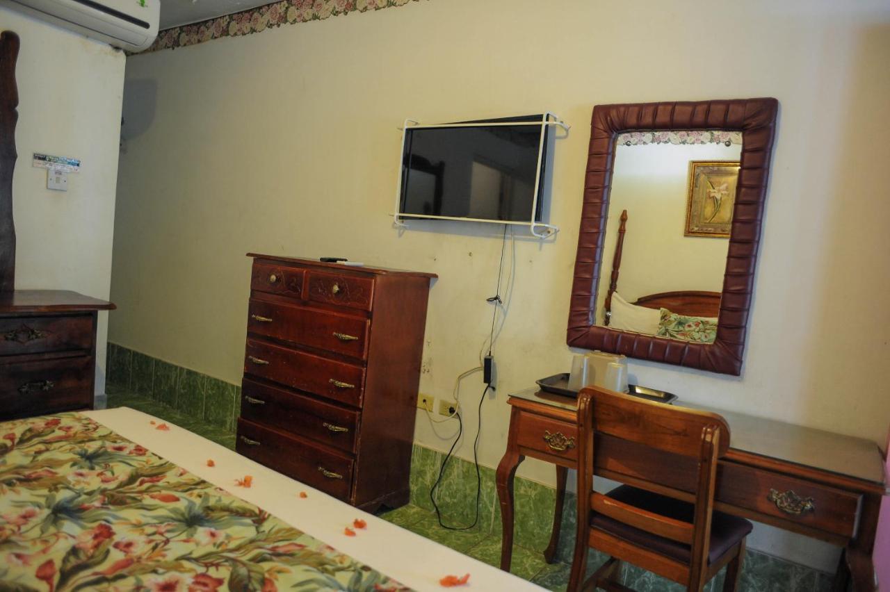 Glorianna Hotel Бухта Монтего Экстерьер фото
